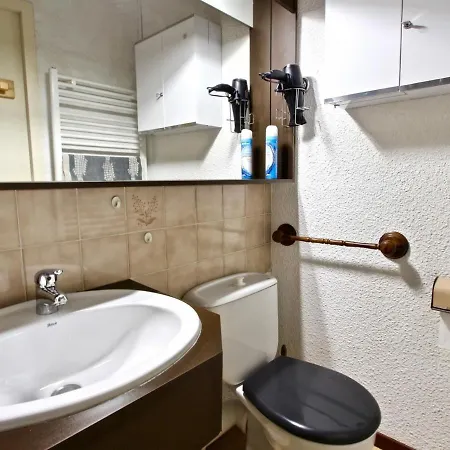Apartment Avec Balcon, Parking Couvert, Et Navette Gratuite Au Pied De L'immeuble - Fr-1-340-34